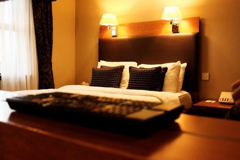 Best Western Garfield House Hotel Chryston Kültér fotó